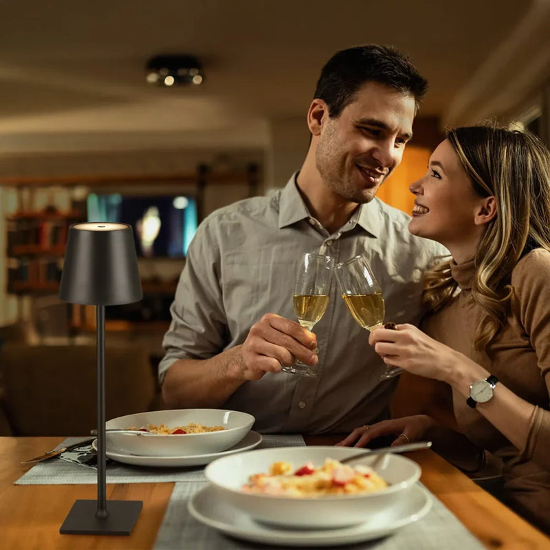 Luminária Florença Sem Fio com Acendimento ao Toque.