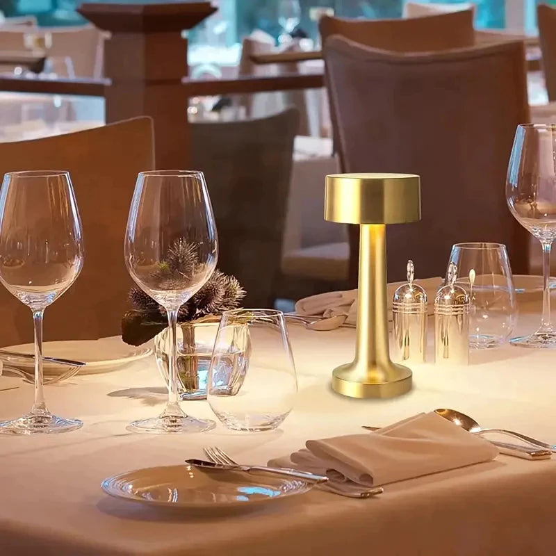 LUMINÁRIA DE MESA CADENZA.